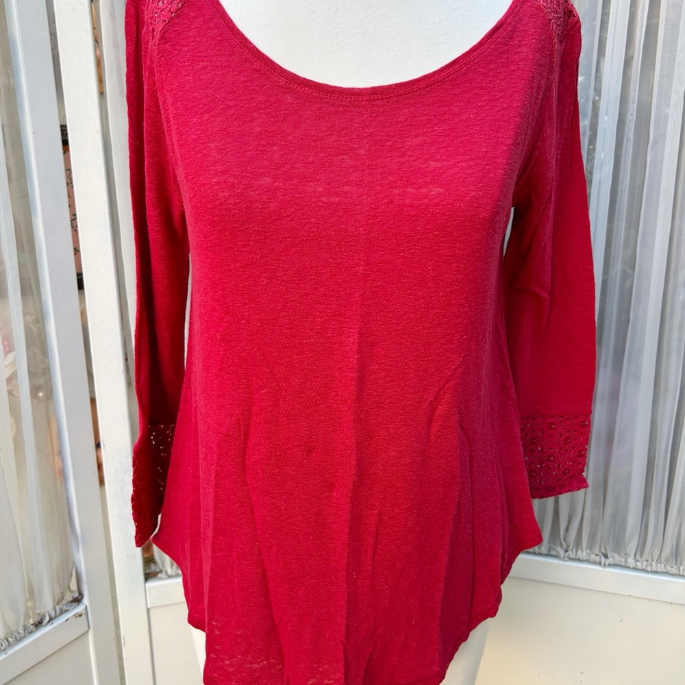 Lucky Brand Women’s Knit Red Long Sleeve Lace Scoop Neck Top Blouse Shirt Small